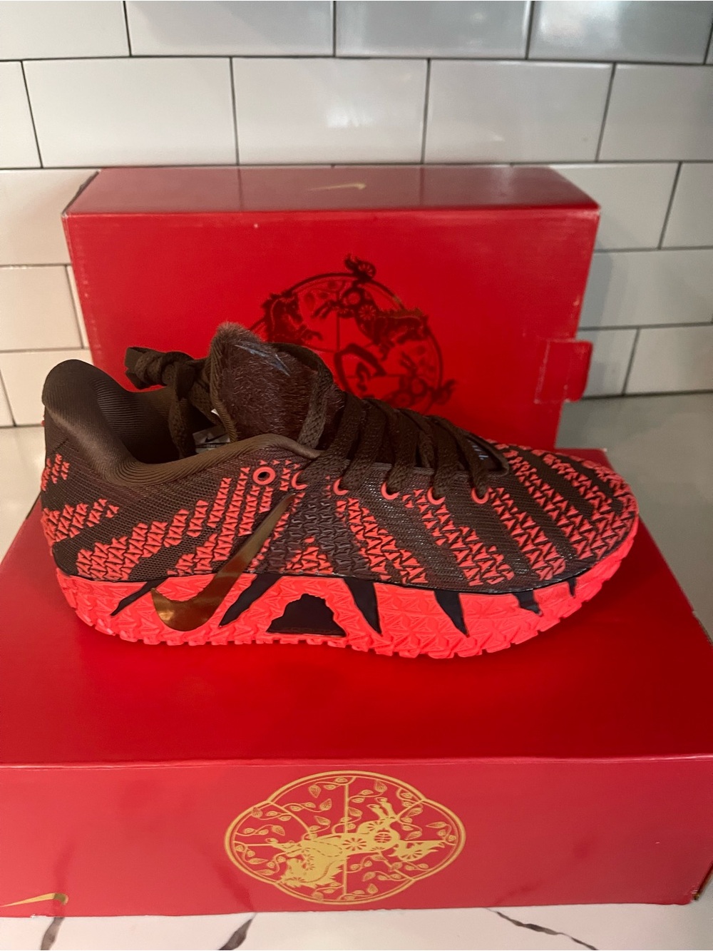 Men’s Luna New Year Size 6.5.